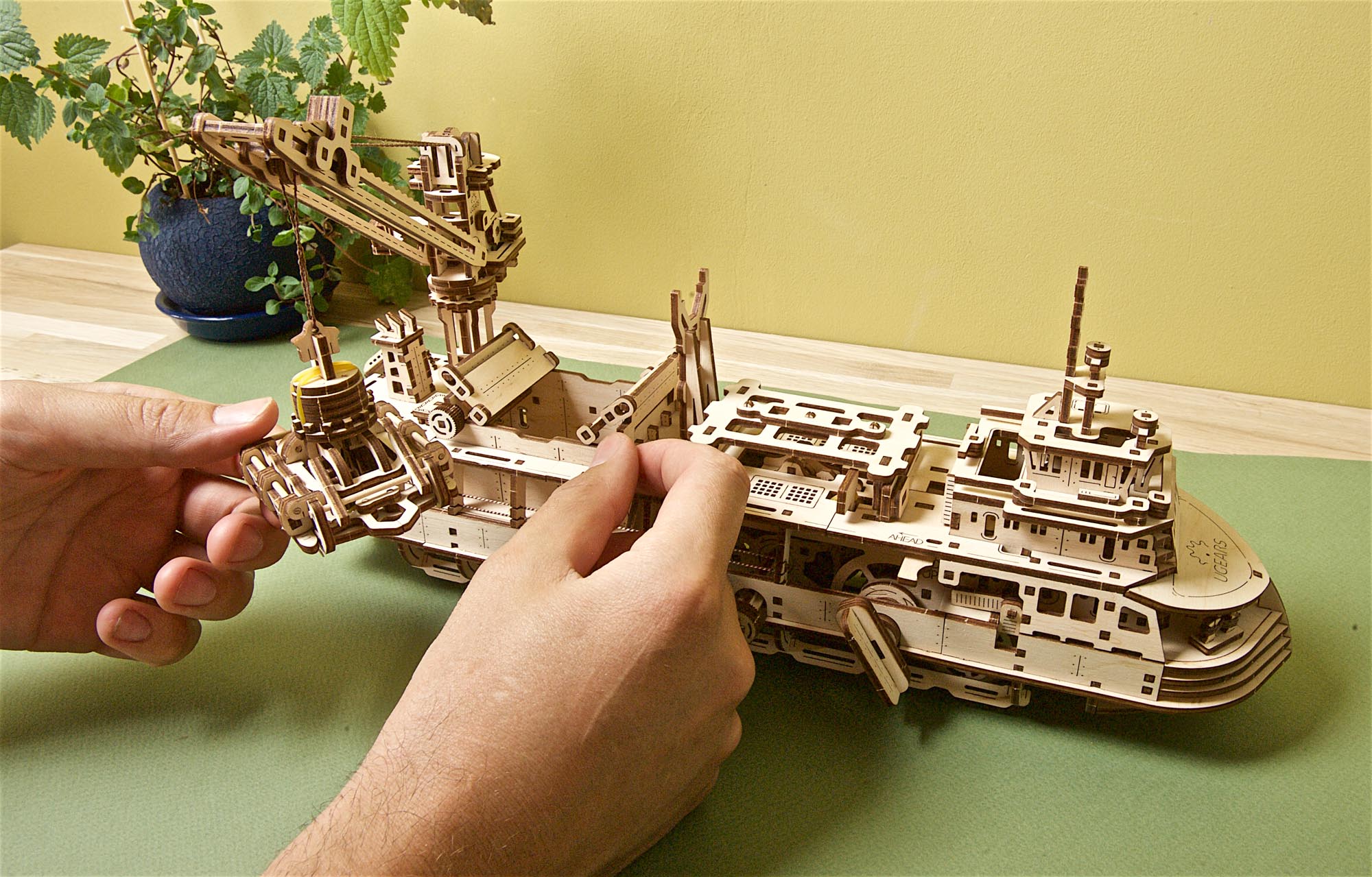 UGears Wooden Mechanical Model 3D Puzzle Kit Research Vessel