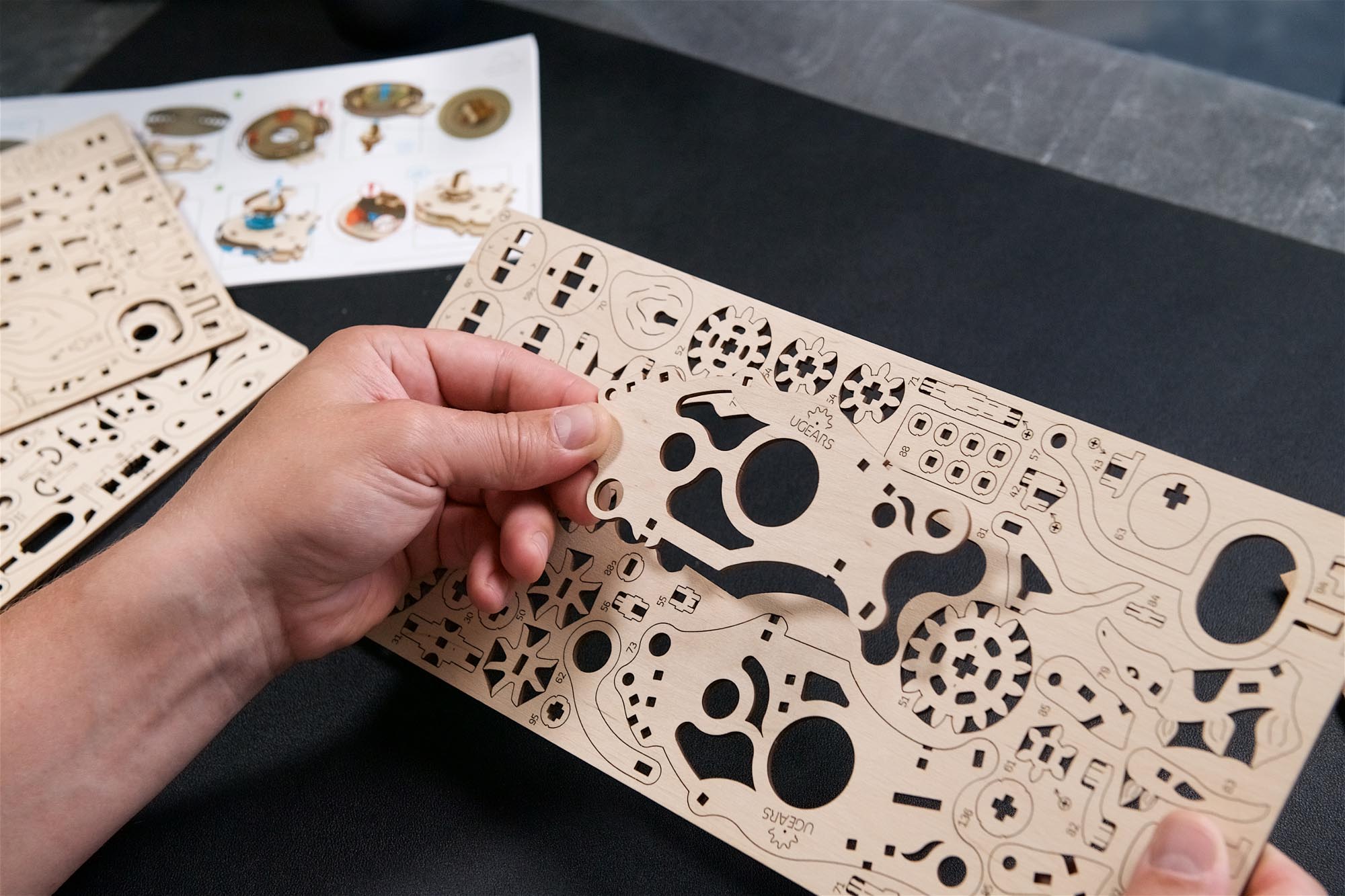 UGears Mechanical Model Stegosaurus