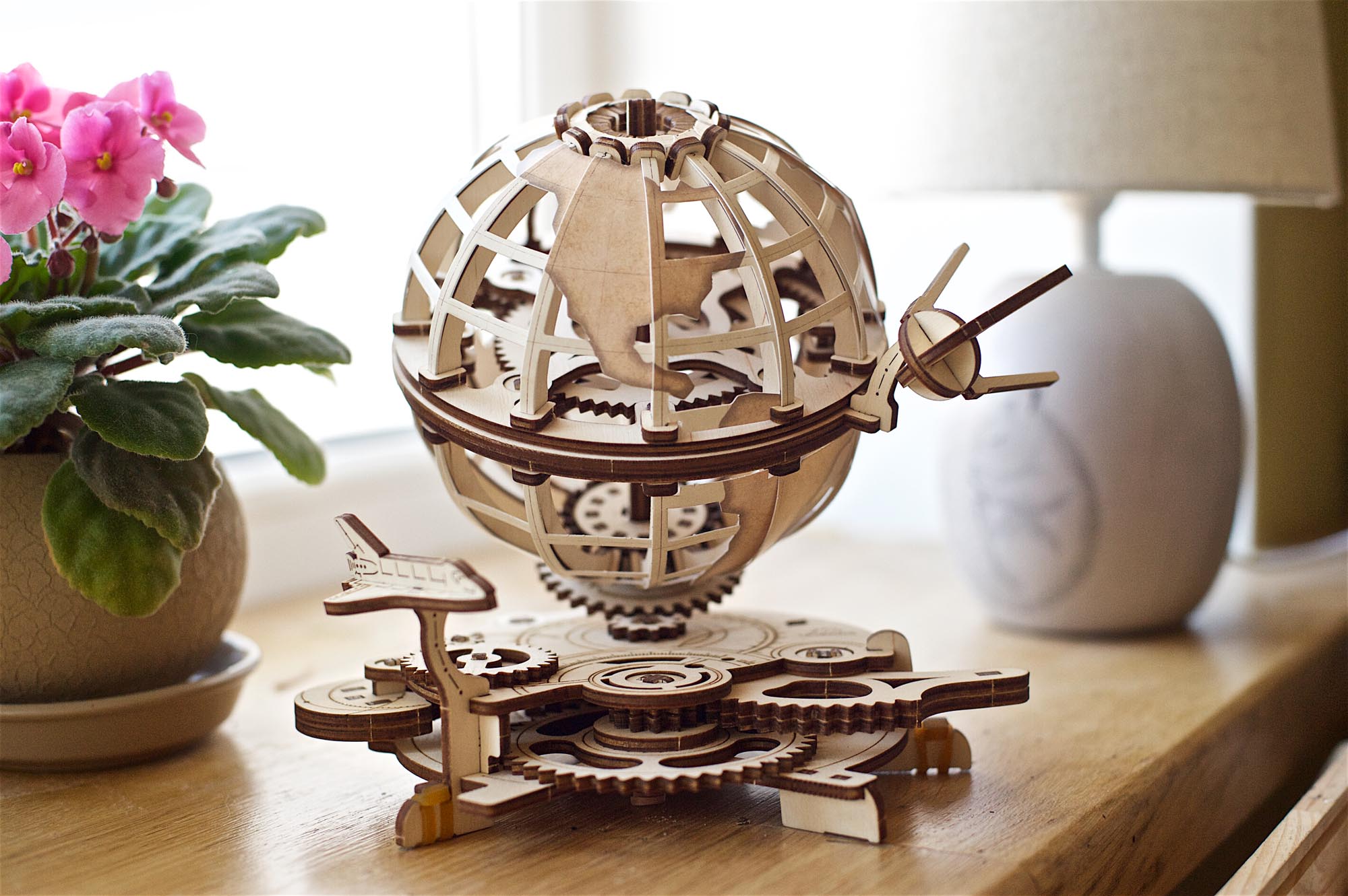 marque generique - UGEARS Puzzle 3D en Bois - Puzzle Adulte - Modèle de  Globe terrestre 3D Rotatif - Kit de Construction mécanique en Bois - Globe  interactif avec Navette et Spoutnik 