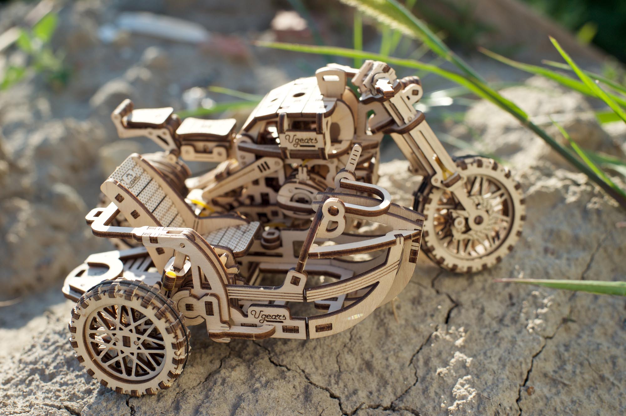 UGears Wooden Mechanical Model Scrambler Motorcycle UGR-10 with side car