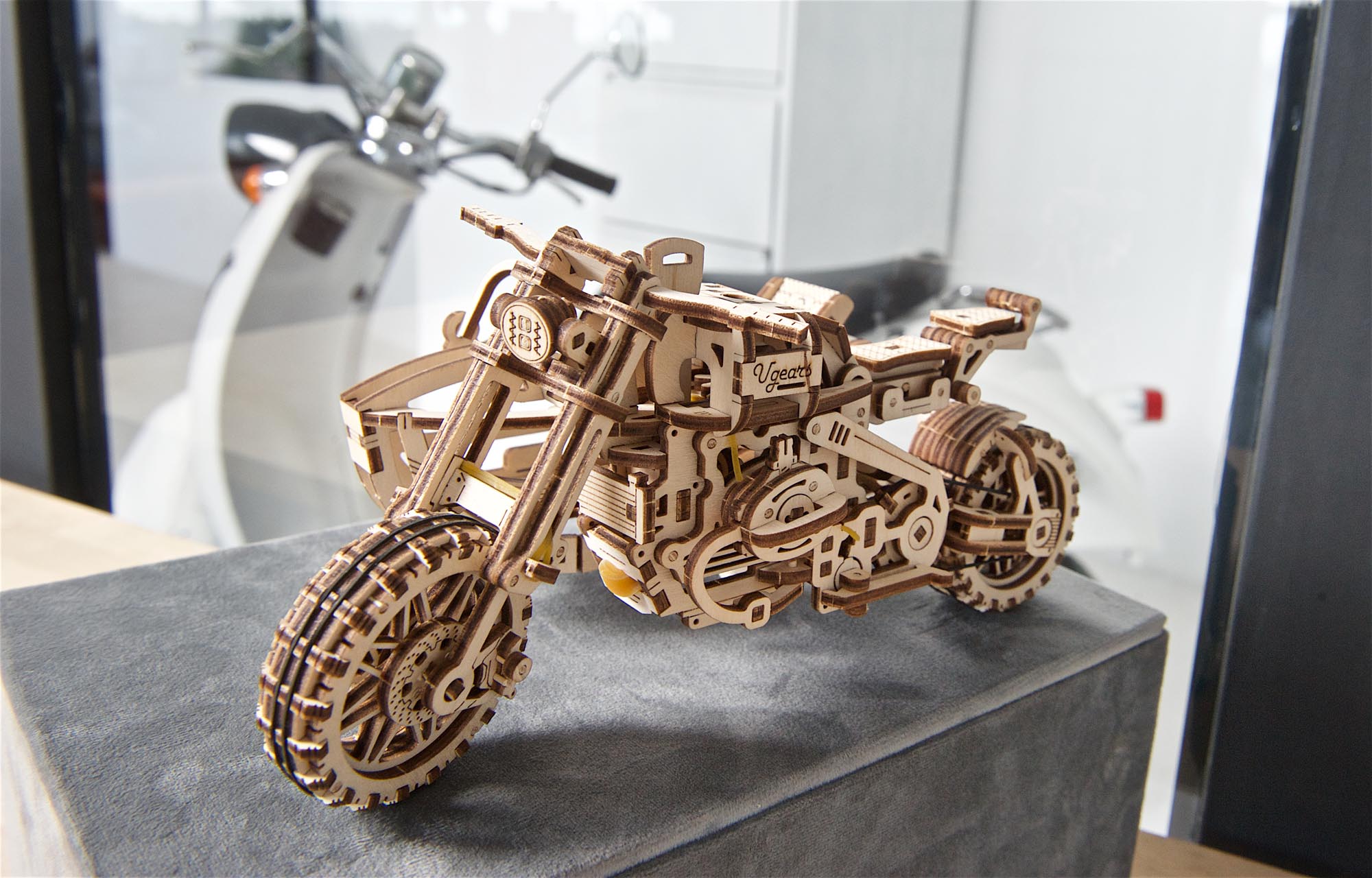 UGears Wooden Mechanical Model Scrambler Motorcycle UGR-10 with side car