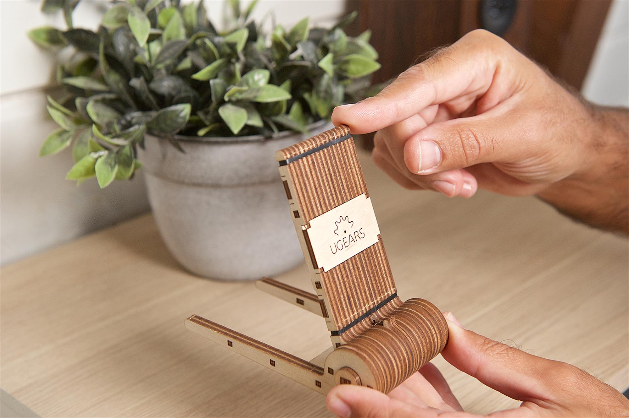UGEARS Mechanical Wooden Model Foldable Phone Holder Stand