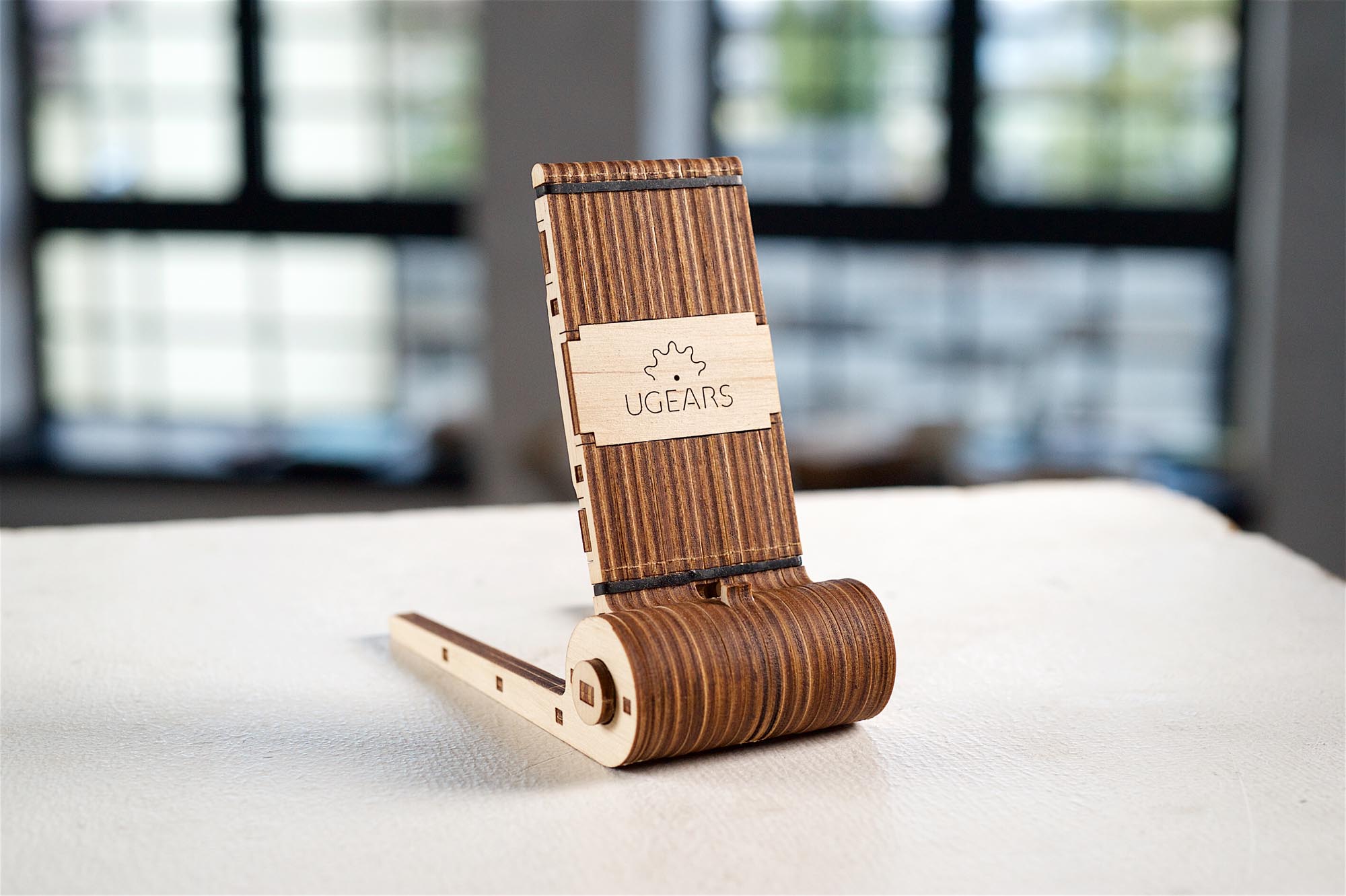 UGEARS Mechanical Wooden Model Foldable Phone Holder Stand