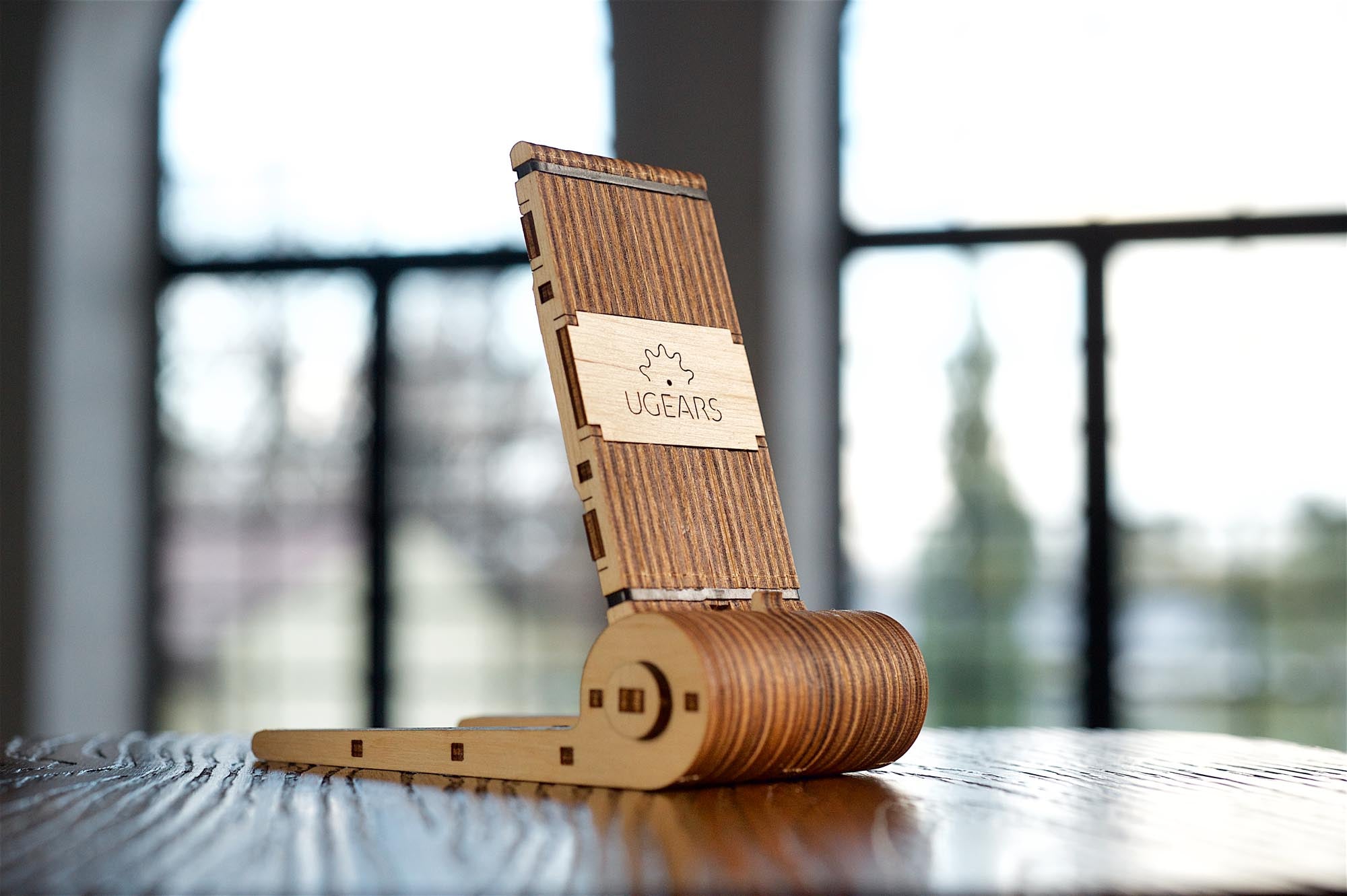 UGEARS Mechanical Wooden Model Foldable Phone Holder Stand