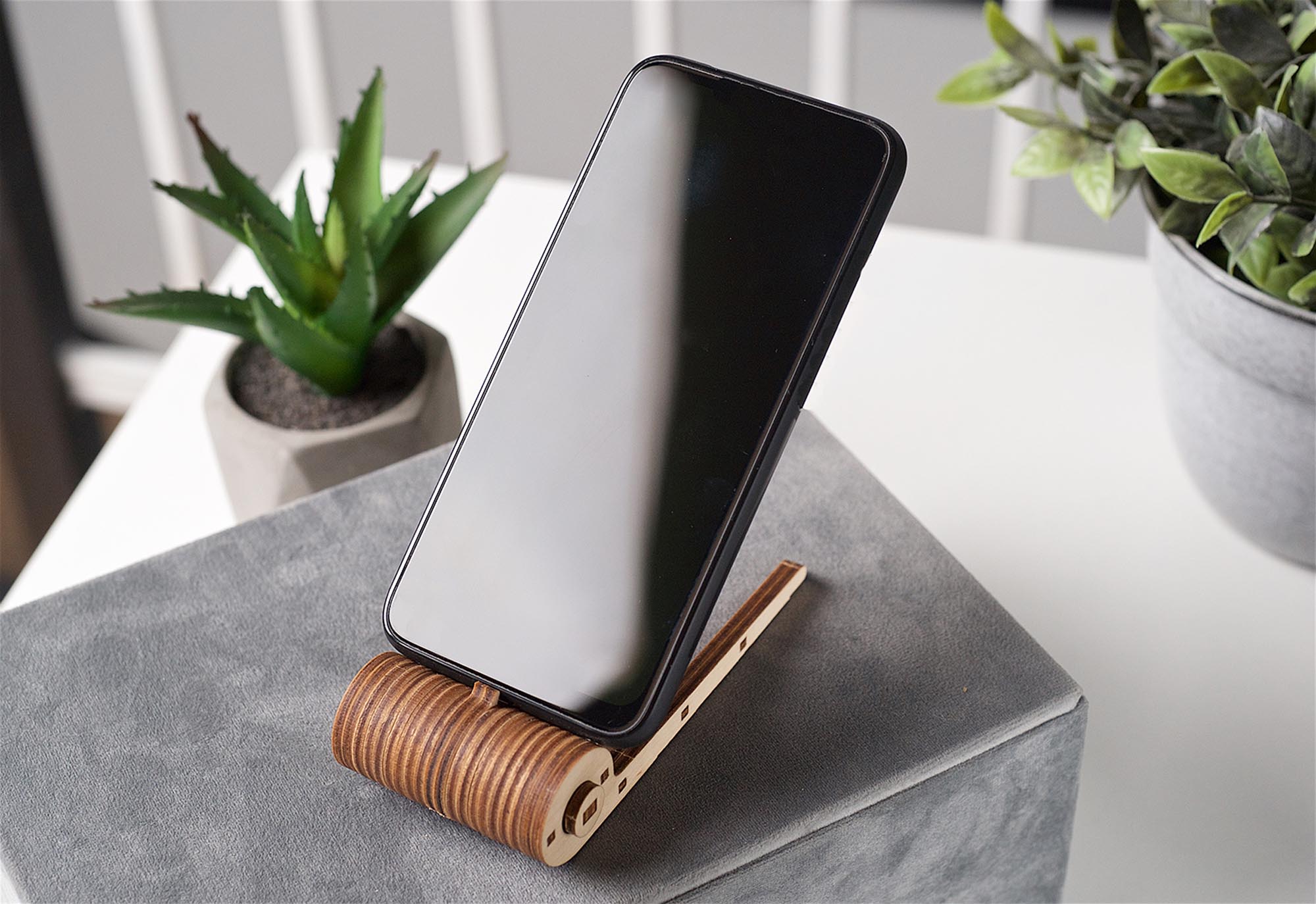 UGEARS Mechanical Wooden Model Foldable Phone Holder Stand