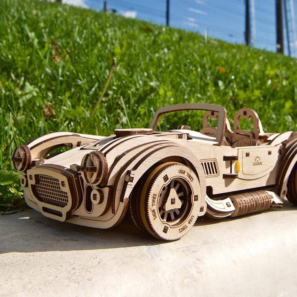 UGears V8 Engine + Drift Cobra Racing Car