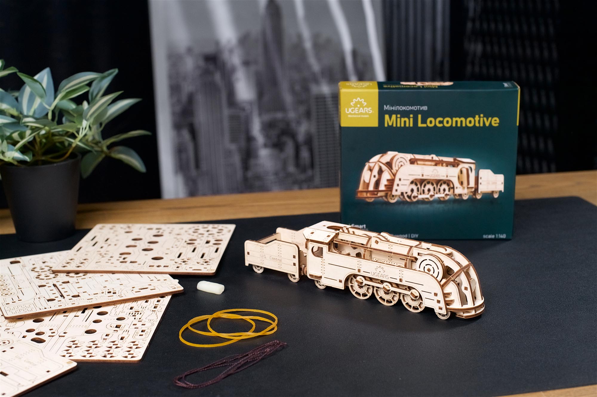 UGears Mechanical Model Mini Locomotive