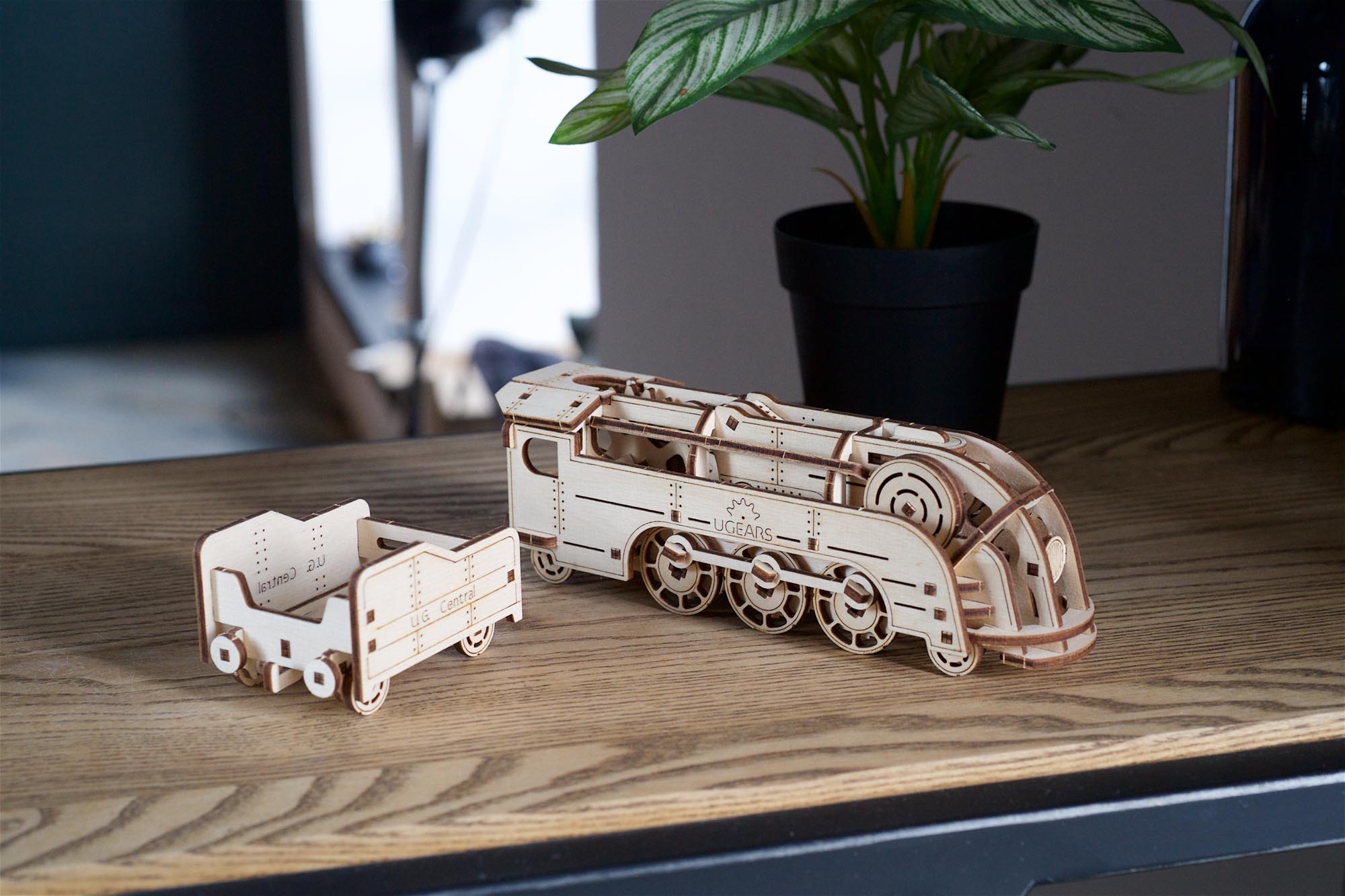 UGears Mechanical Model Mini Locomotive