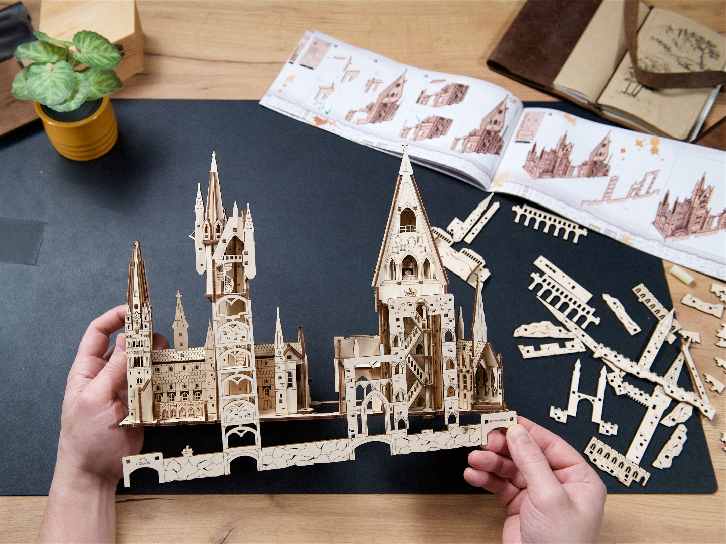 UGears Hogwarts™ Castle