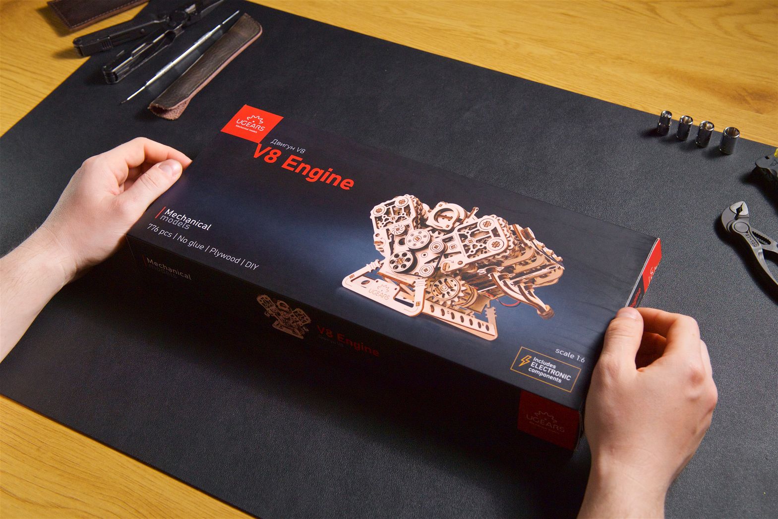 UGears V8 Engine
