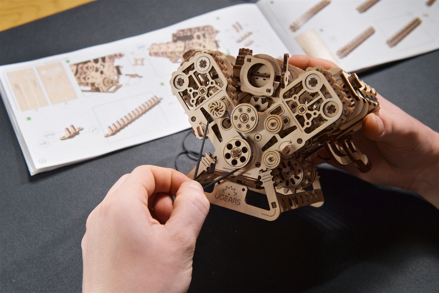 UGears V8 Engine