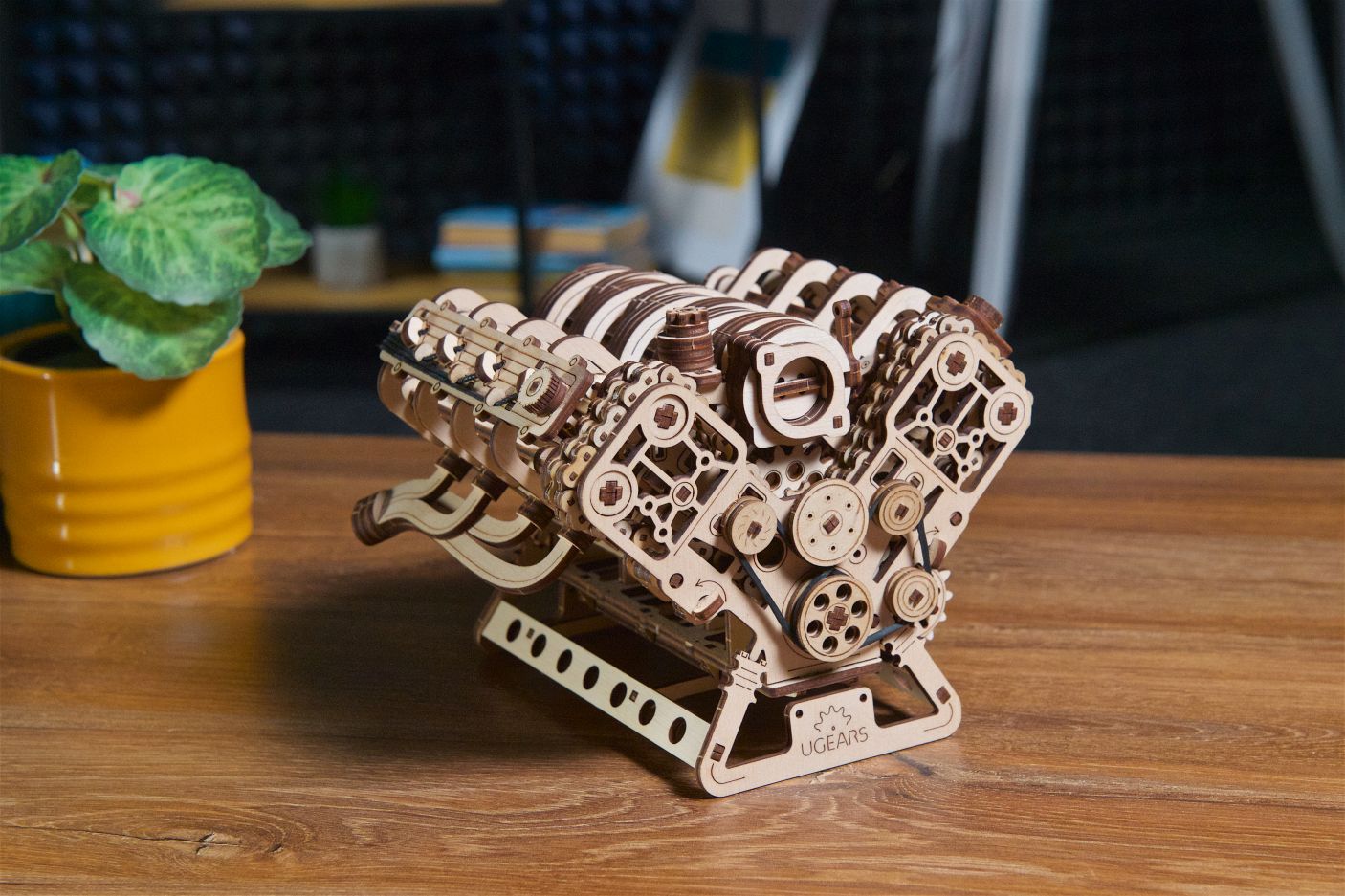 UGears V8 Engine