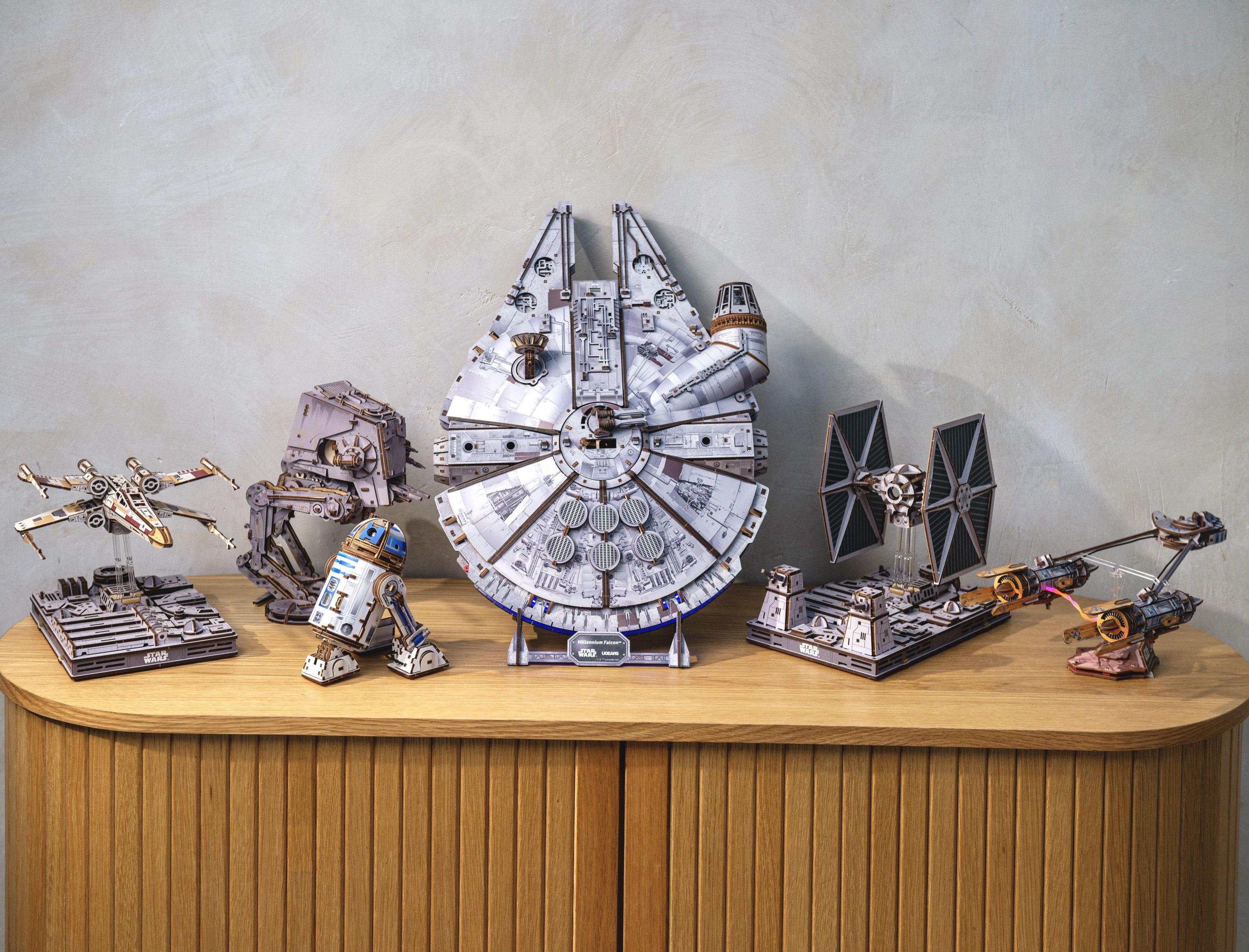 UGears R2-D2™