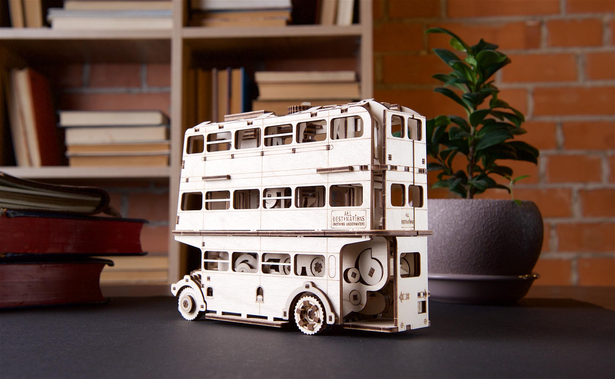 UGears Knight TM Bus Harry Potter