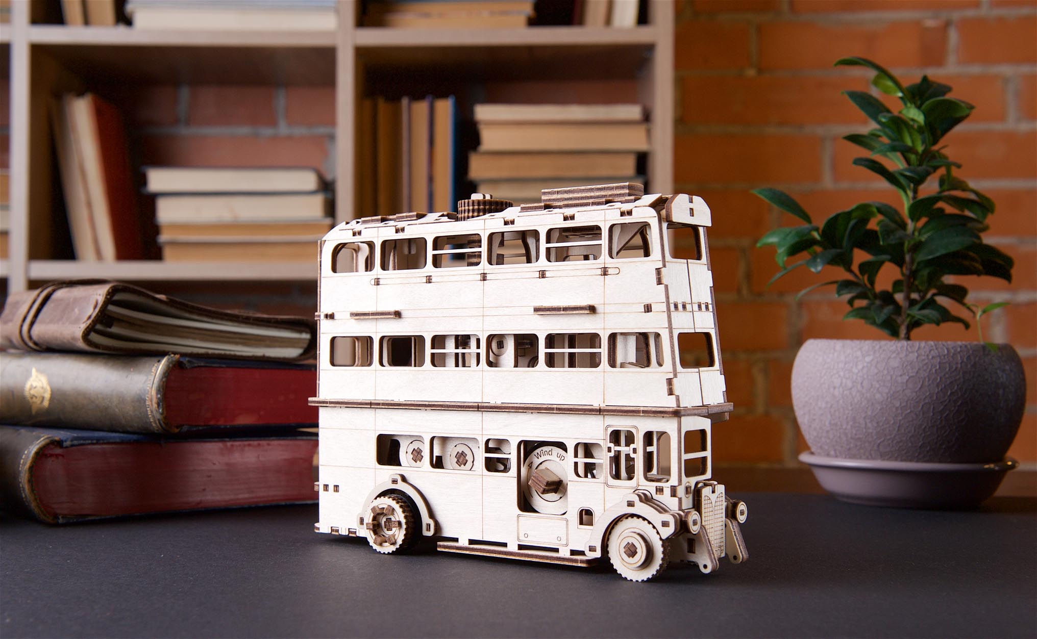 UGears Knight TM Bus Harry Potter