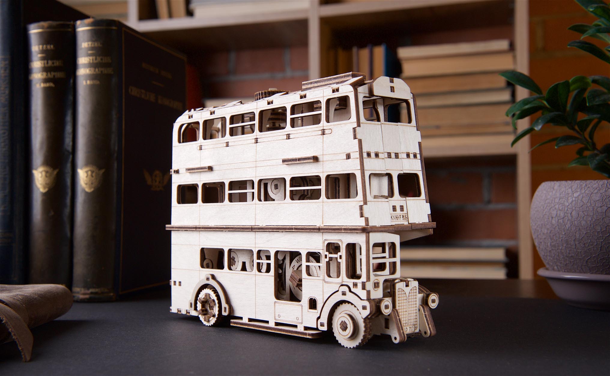 UGears Knight TM Bus Harry Potter
