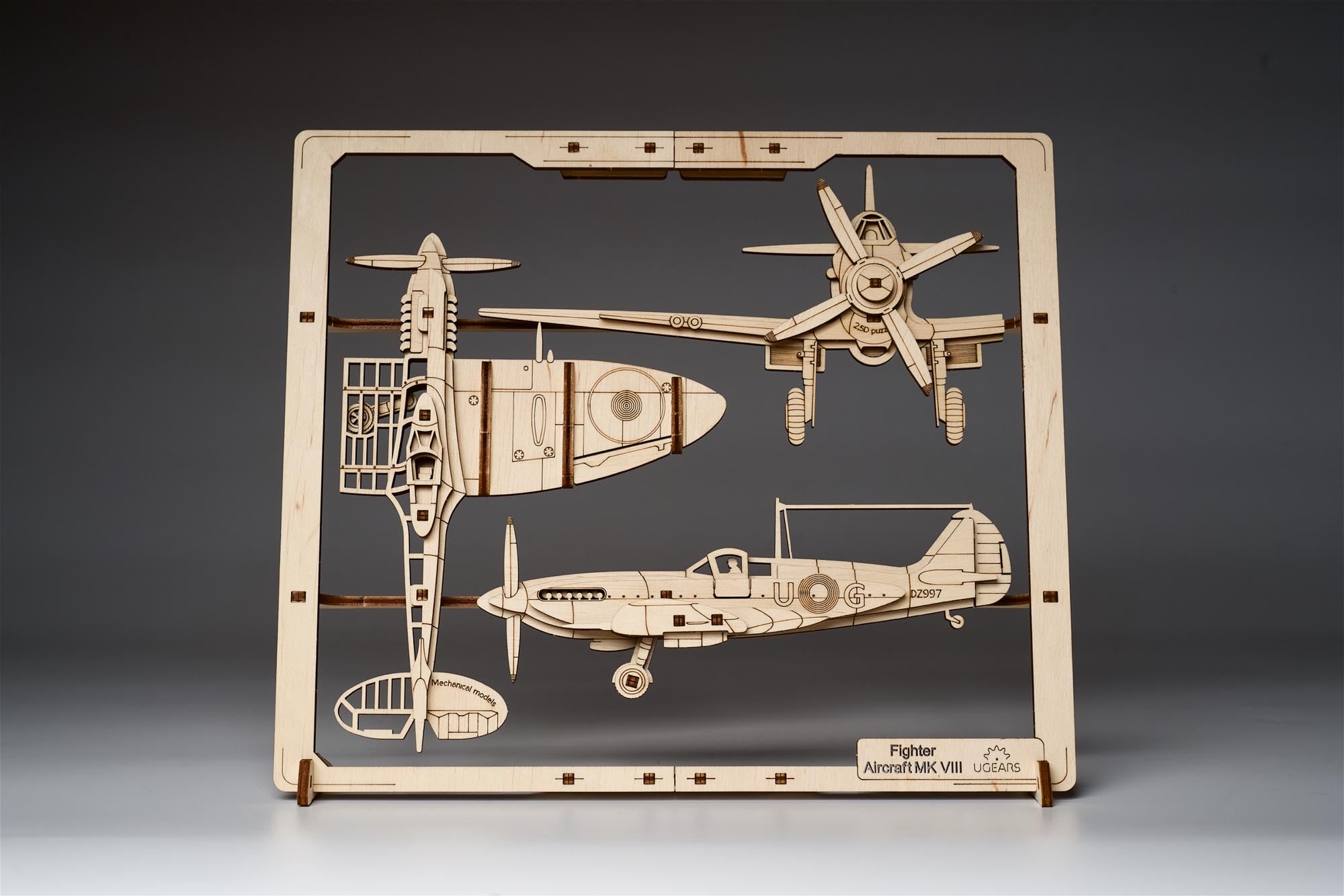 UGEARS Mécanique Maquette Avion Bois - Frelon Fou - Vintage Modèle Avion  Légendaire des années 1930 Puzzle Bois 3D avec Moteur à Ressort Hélicoïdal  