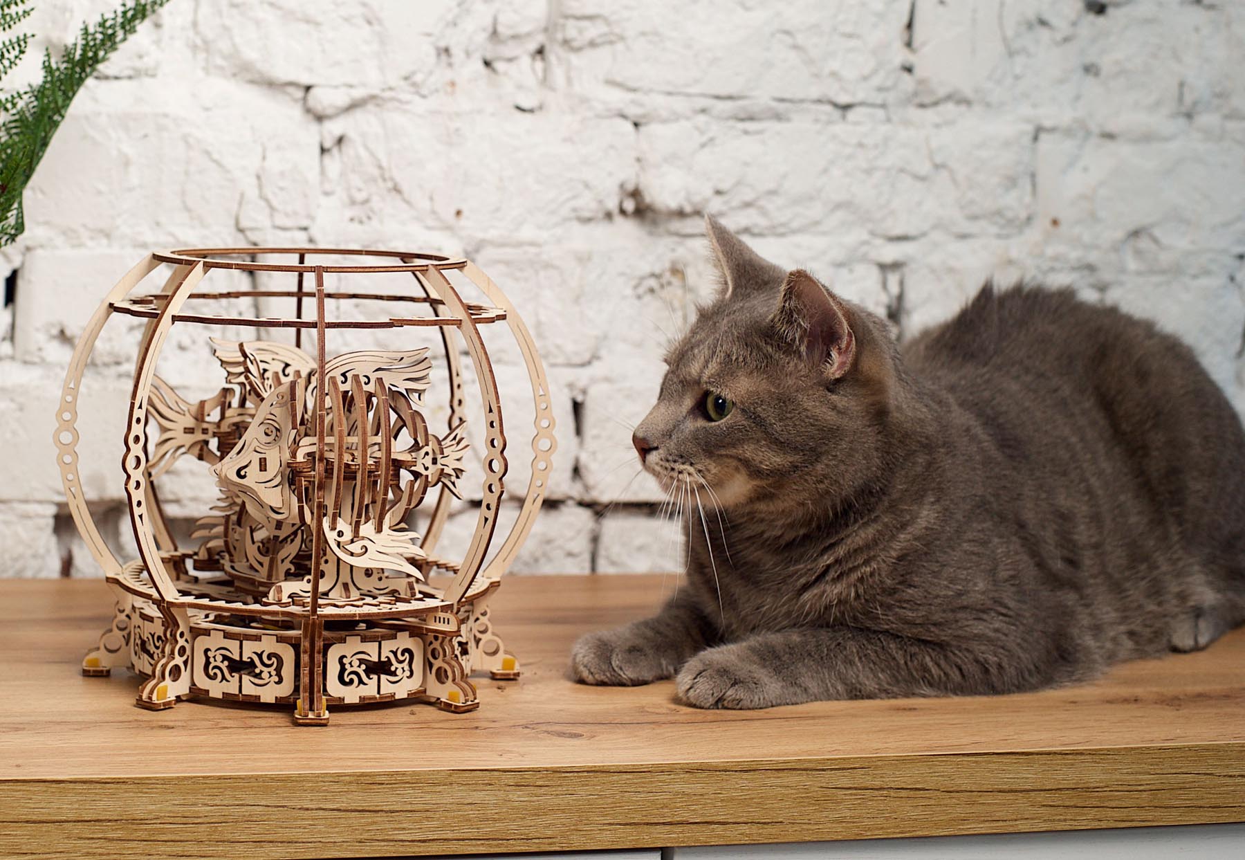 UGears-Mechanical-Model-Aquarium