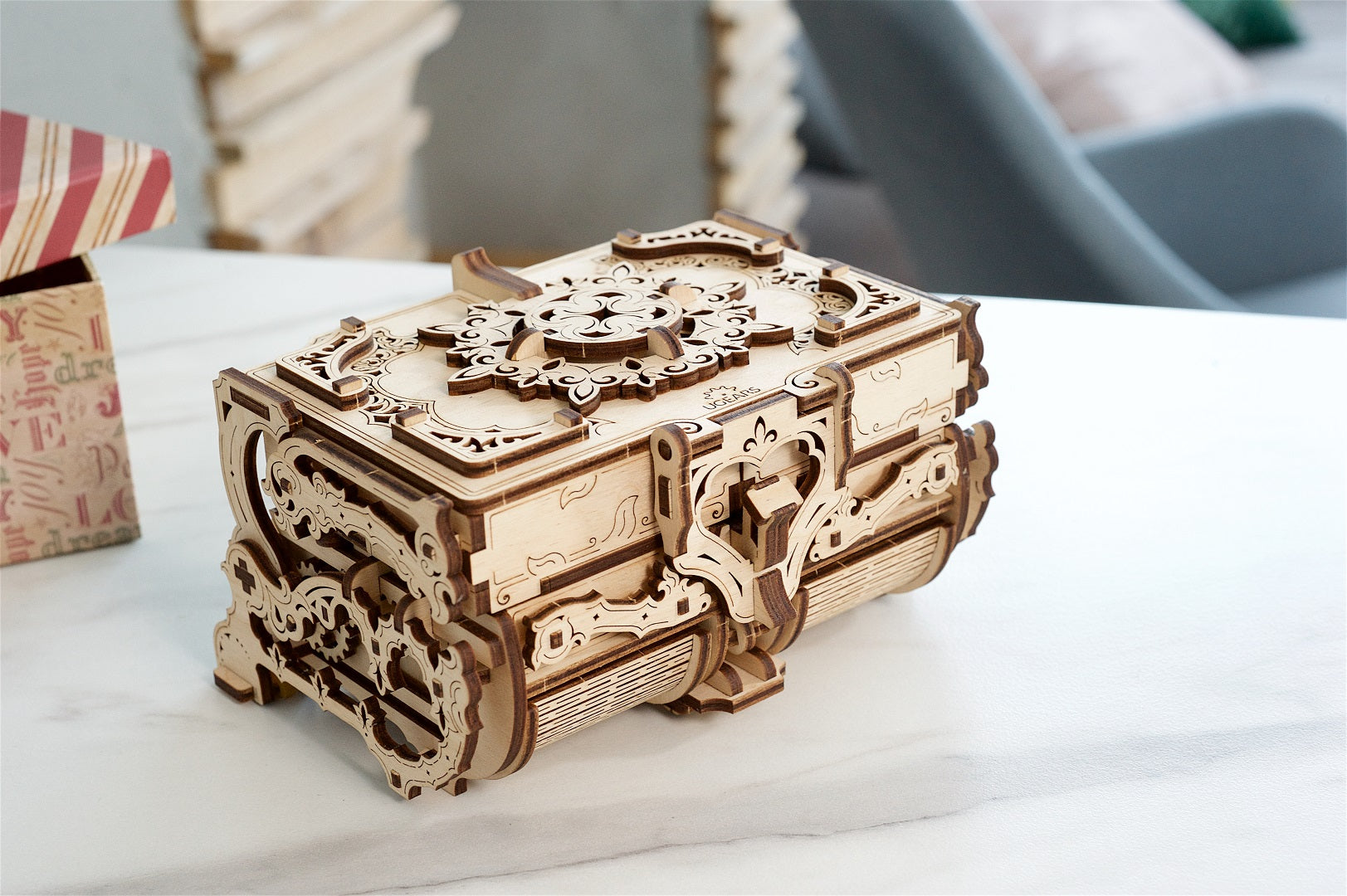 UGears Wooden Mechanical Model Kit Antique Box